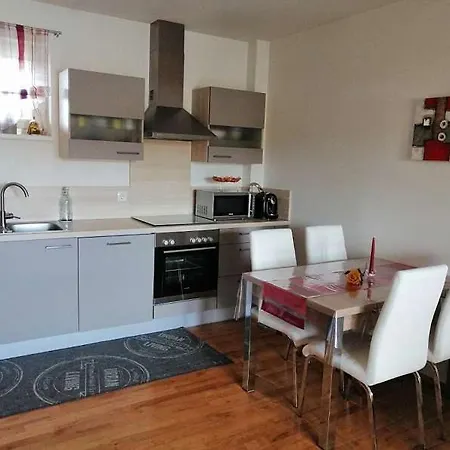 Eine Luxuswohnung In Einer Sehr Schonen Gegend * Düsseldorf