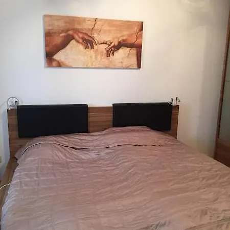 Eine Luxuswohnung In Einer Sehr Schonen Gegend * Düsseldorf